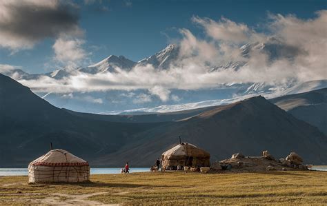 Kunlun Mountains Expedition, Trade Winds and Ancient Malay Empires: Unraveling the Mystery of an Early Silk Road Journey